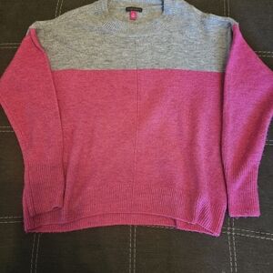 Vince Camuto Pink and Gray Crew Neck Sweater